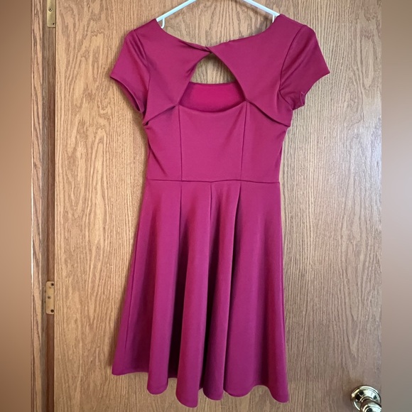 Charlotte Russe Burgundy Sleeve Mini Dress. Size S. - Picture 2 of 3